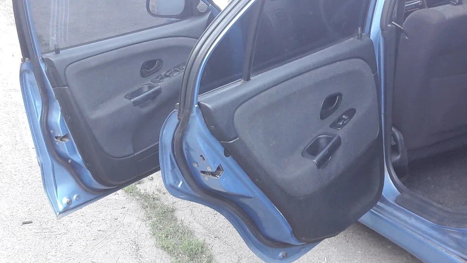 Mitsubishi Carisma 3