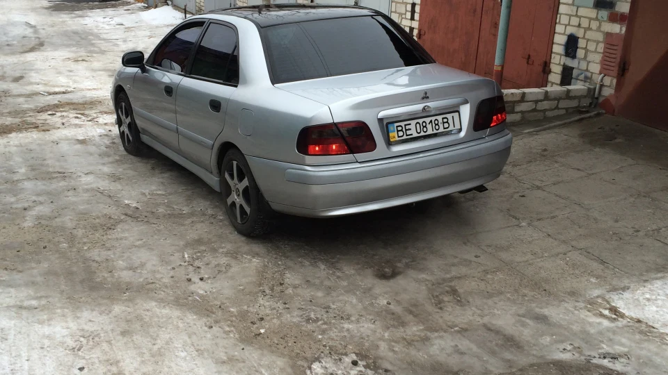Mitsubishi Carisma 5