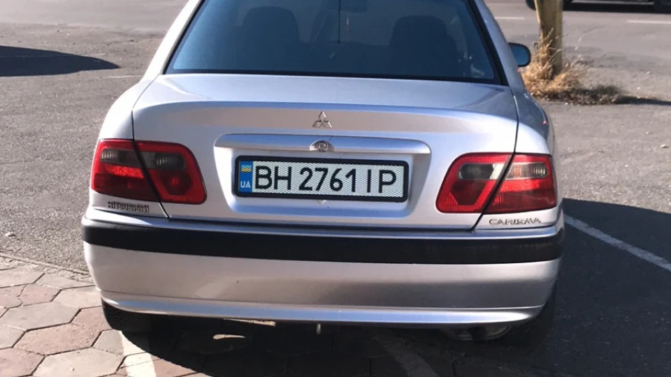 Mitsubishi Carisma 4
