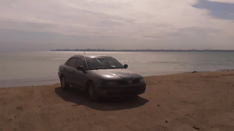 Mitsubishi Carisma 3