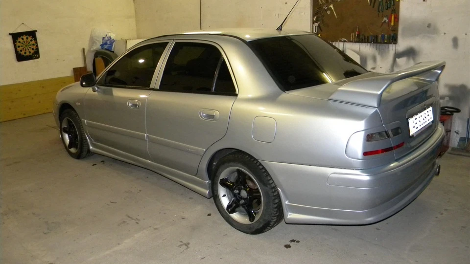 Mitsubishi Carisma 5