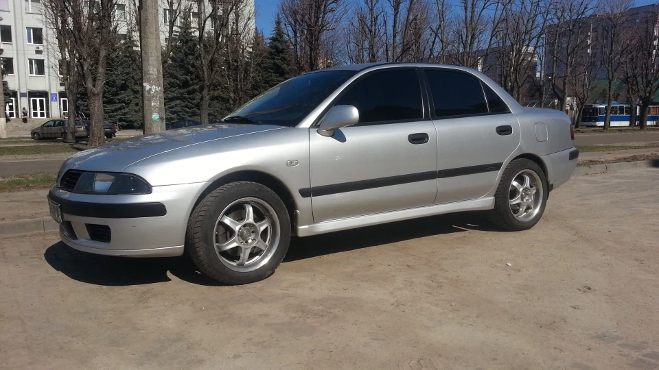 Mitsubishi Carisma
