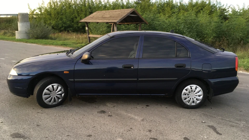Mitsubishi Carisma 2