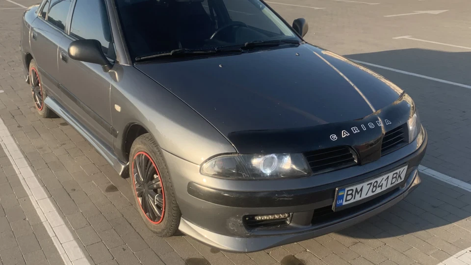 Mitsubishi Carisma 🏎 4