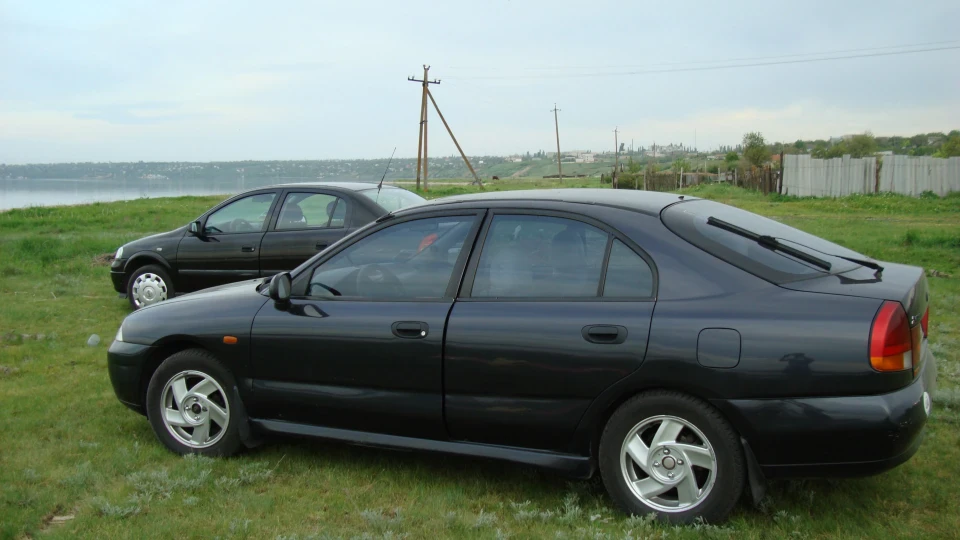 Mitsubishi Carisma 3