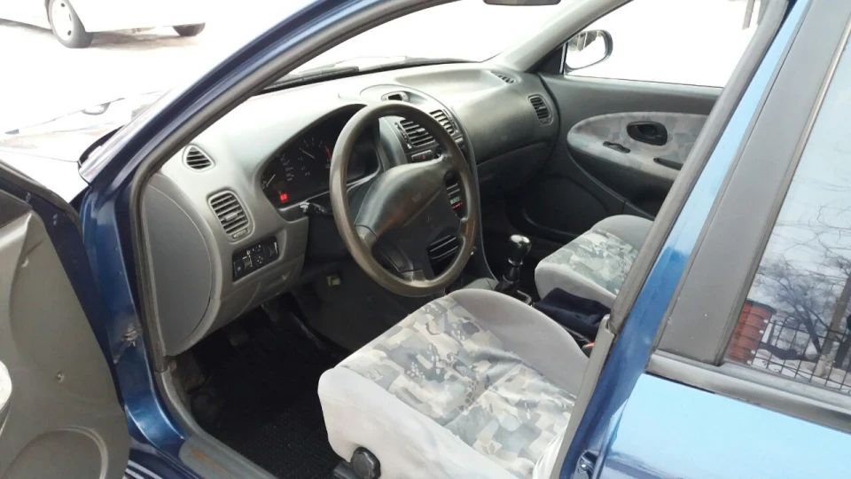 Mitsubishi Carisma 2