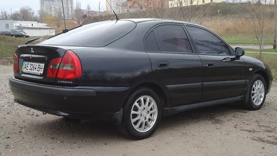 Mitsubishi Carisma 2
