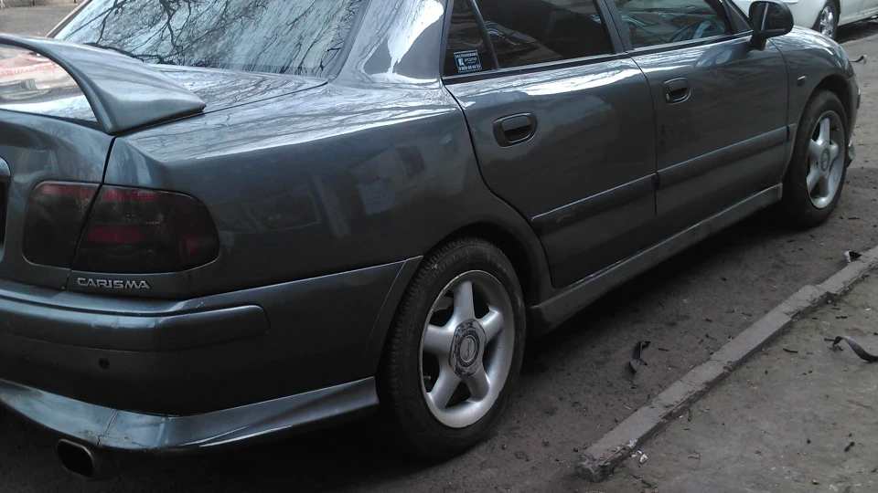Mitsubishi Carisma 2
