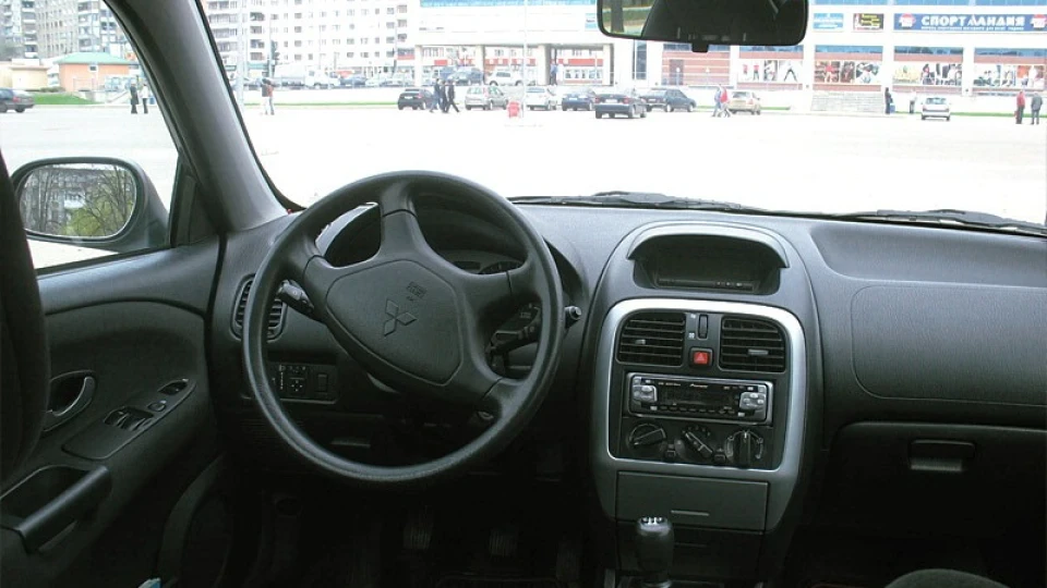 Mitsubishi Carisma