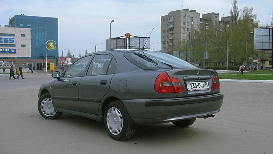 Mitsubishi Carisma 2