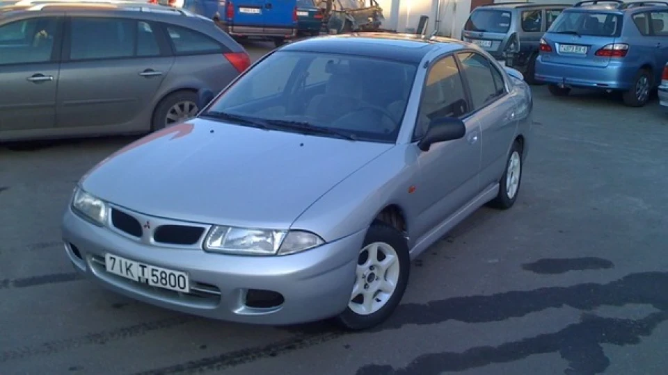 Mitsubishi Carisma 2