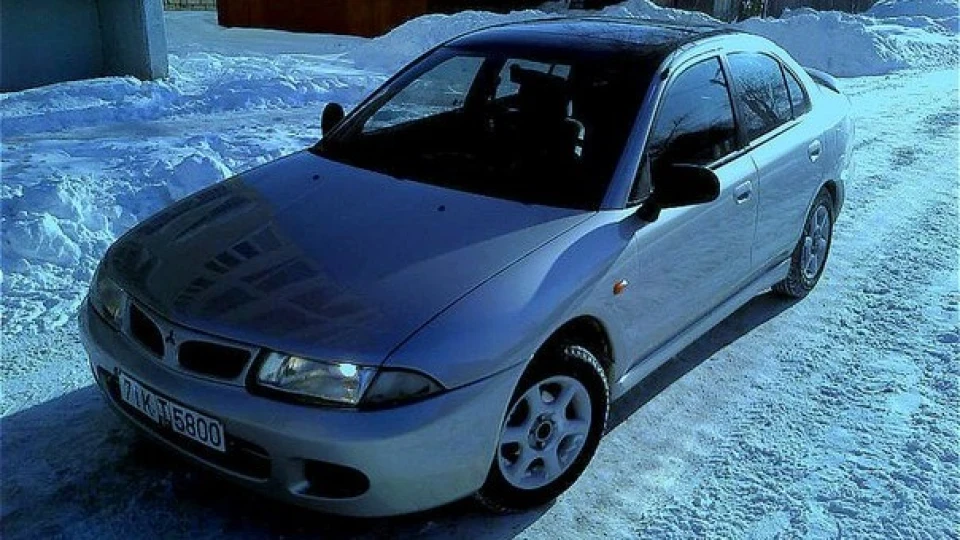 Mitsubishi Carisma 3