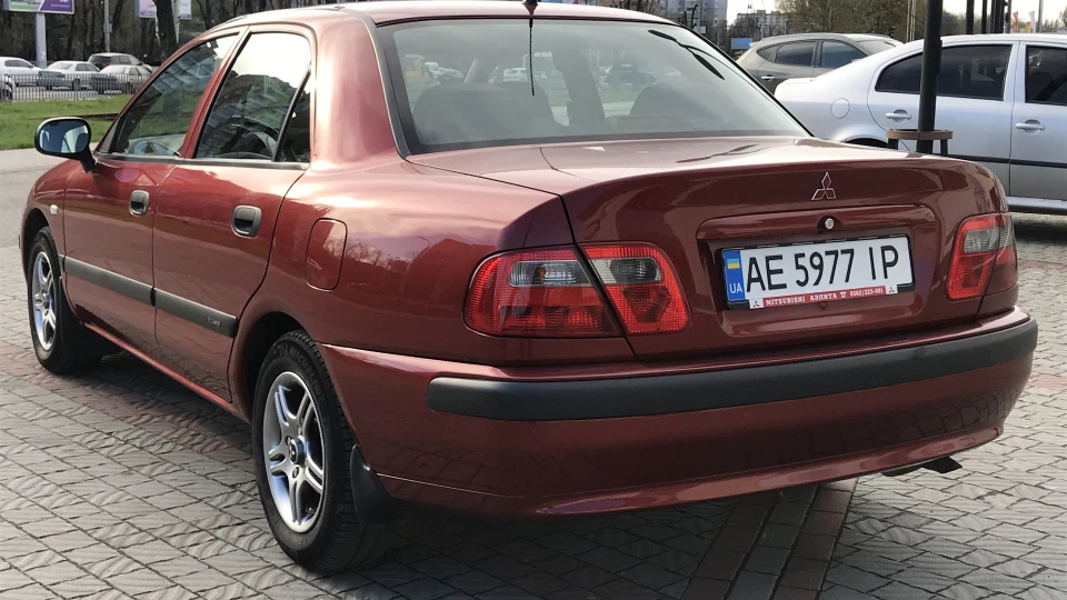 Mitsubishi Carisma 1.6 Classic механіка 3