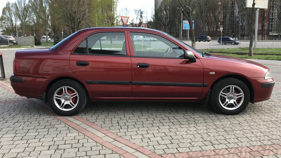 Mitsubishi Carisma 1.6 Classic механіка 5
