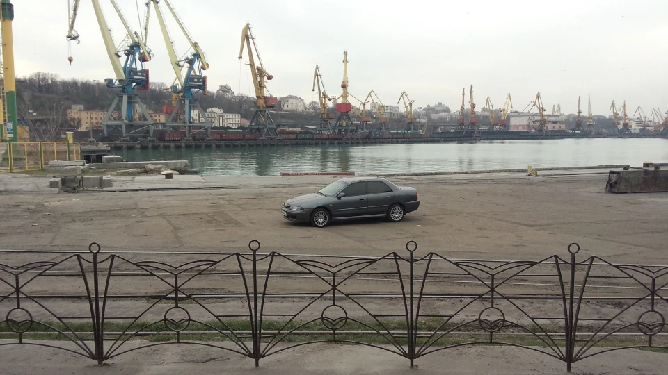 Mitsubishi Carisma 1.6 MPI 5