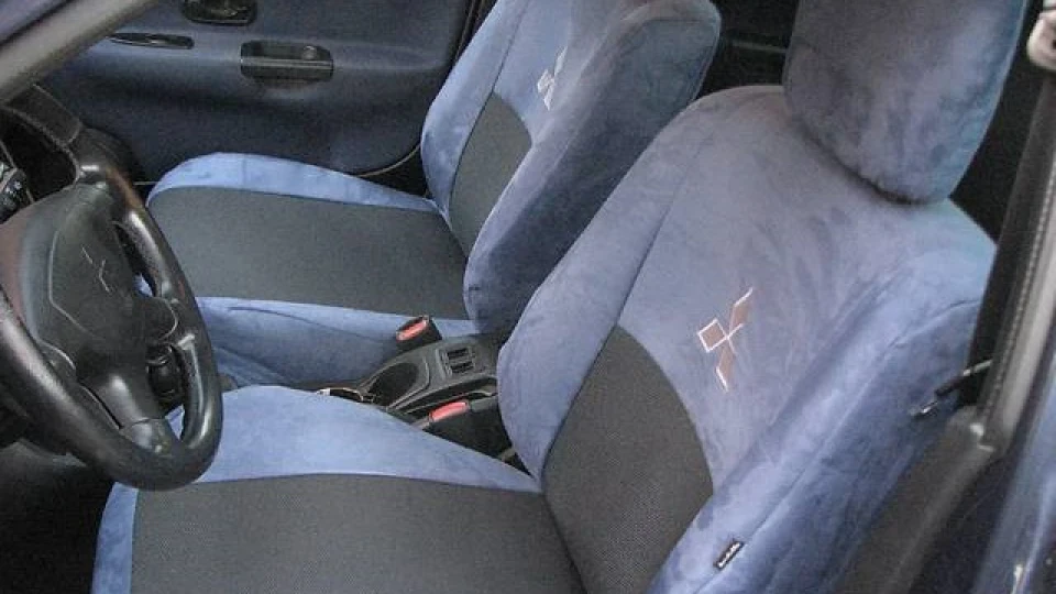Mitsubishi Carisma 1,6 МТ 4