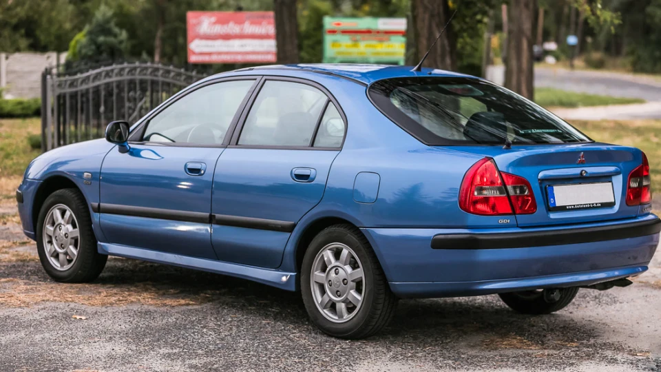 Mitsubishi Carisma 1.8GDI "Nardi Torino" 4