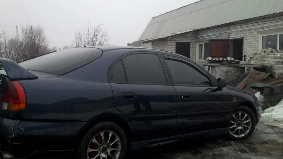 Mitsubishi Carisma 1.8GDI 4