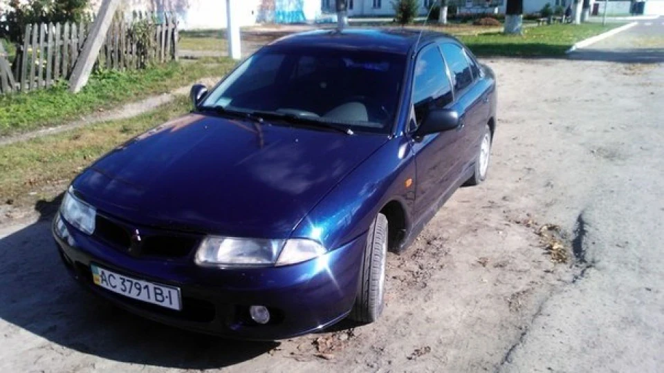 Mitsubishi Carisma 1.8л.140 коней. GLX