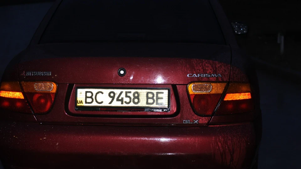 Mitsubishi Carisma Carisma *______* 3
