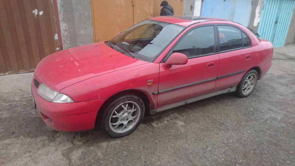 Mitsubishi Carisma GDI 1.8 3