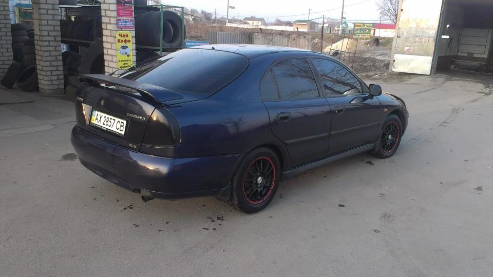 Mitsubishi Carisma GLX 3