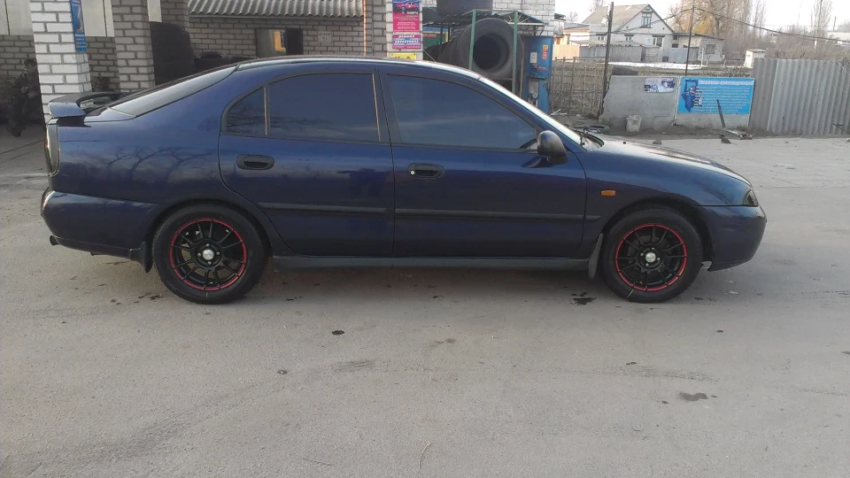 Mitsubishi Carisma GLX 4