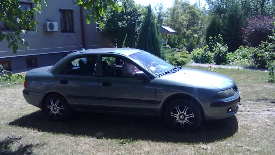 Mitsubishi Carisma Голландська Японка