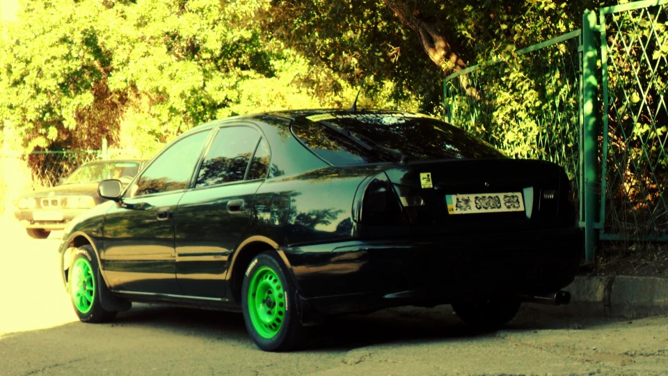 Mitsubishi Carisma Green Road 4