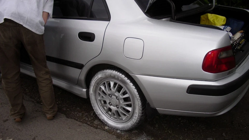 Mitsubishi Carisma МЕНТІВКА