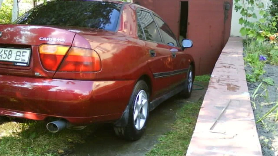 Mitsubishi Carisma Red devil 5
