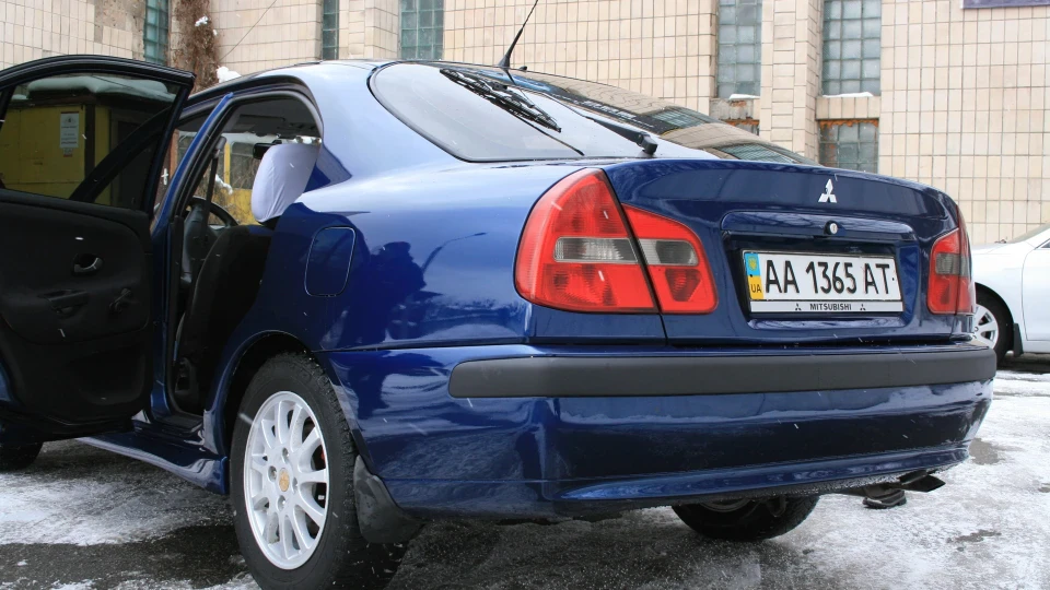 Mitsubishi Carisma Riv'era 2