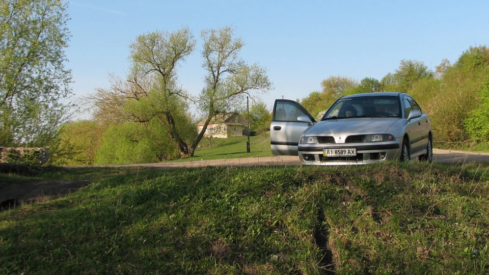 Mitsubishi Carisma Рубінка 3