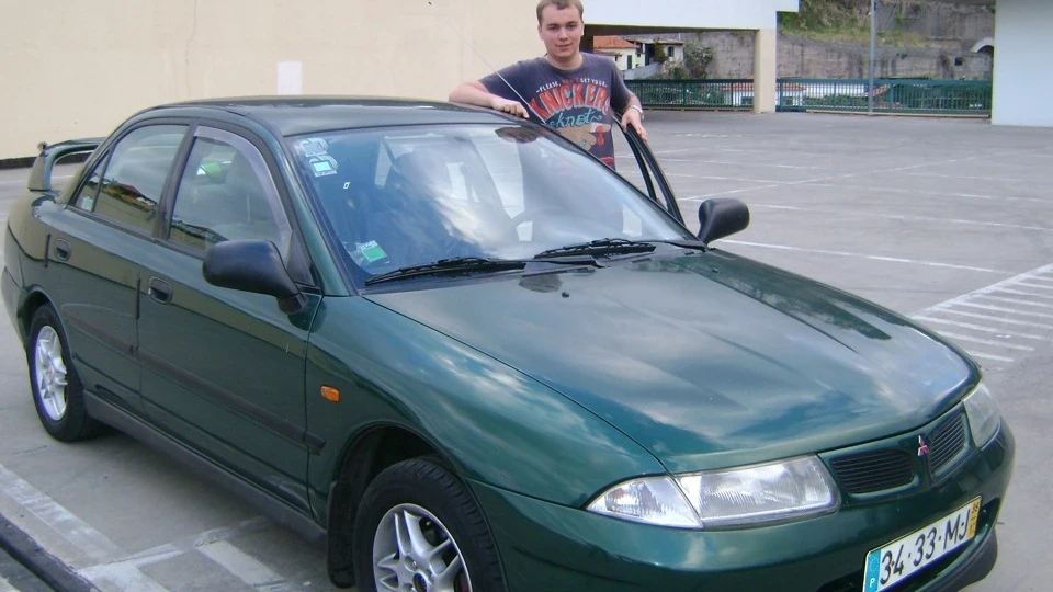 Mitsubishi Carisma Зелений металік, 1.6