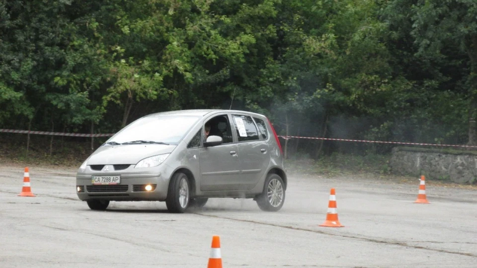 Mitsubishi Colt 4