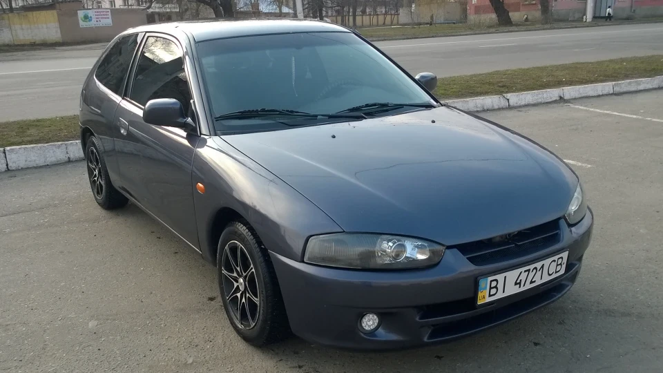 Mitsubishi Colt 5