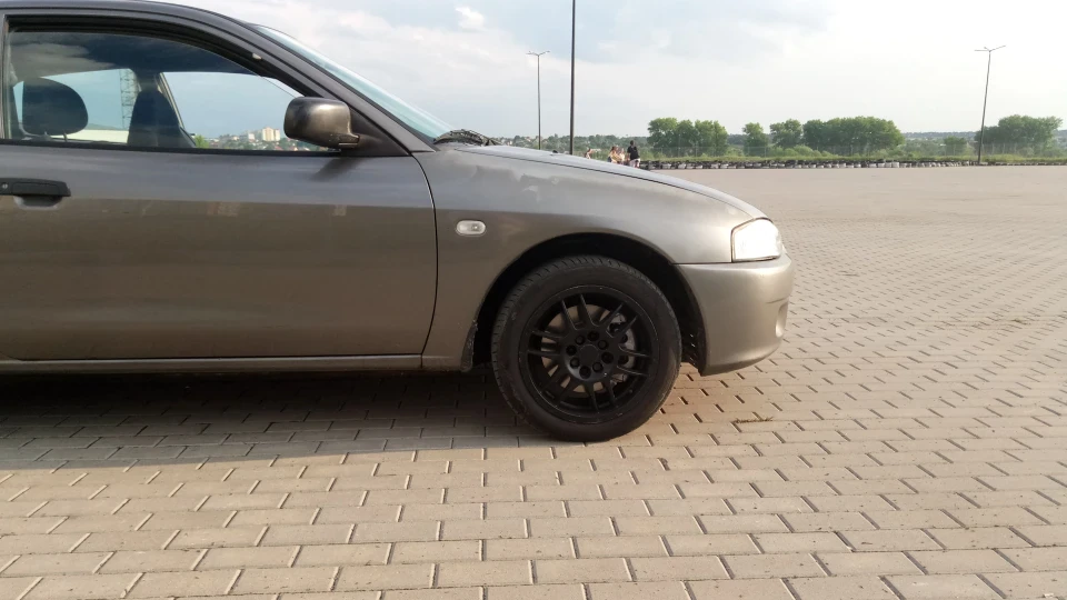 Mitsubishi Colt 3