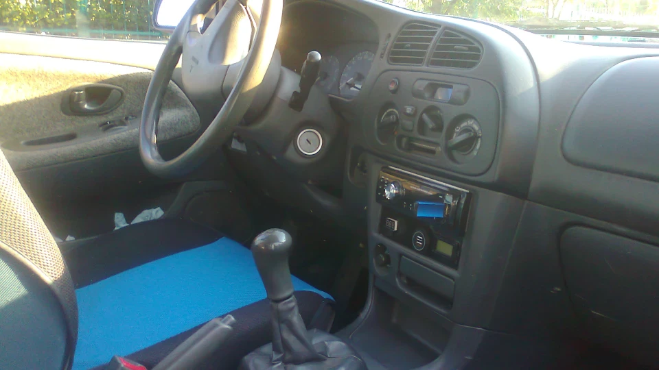 Mitsubishi Colt 5