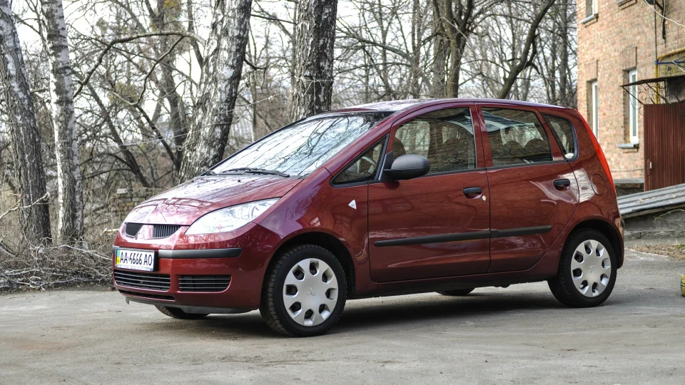 Mitsubishi Colt 2