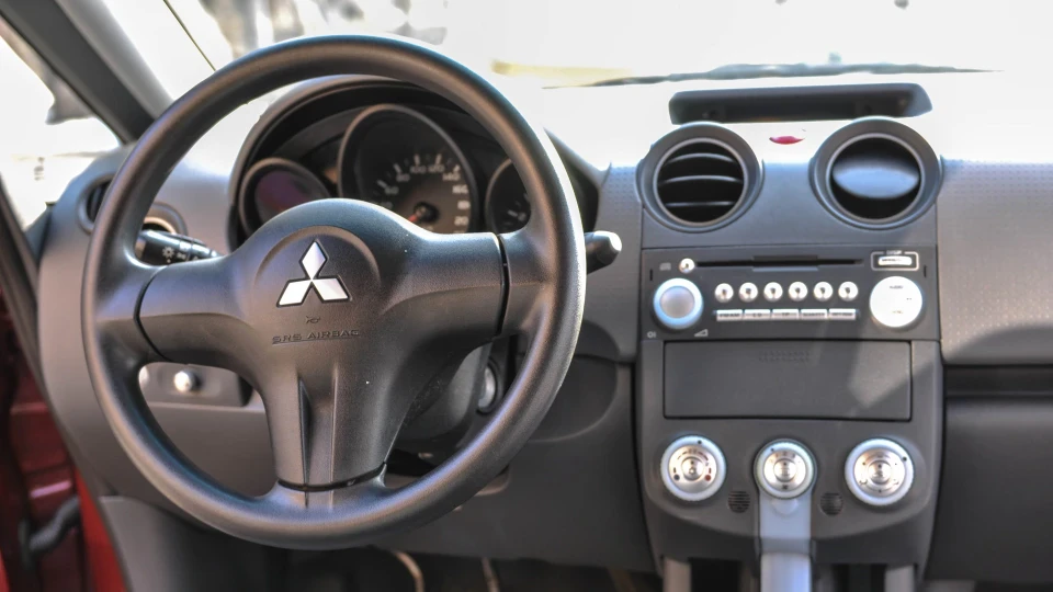 Mitsubishi Colt 5