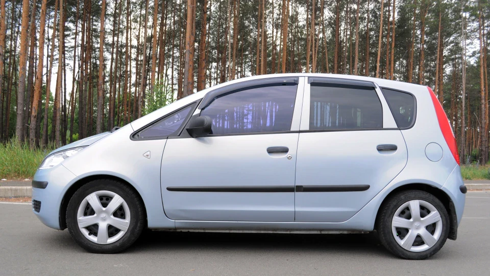 Mitsubishi Colt 2