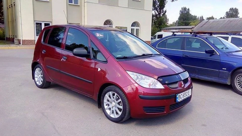 Mitsubishi Colt 5
