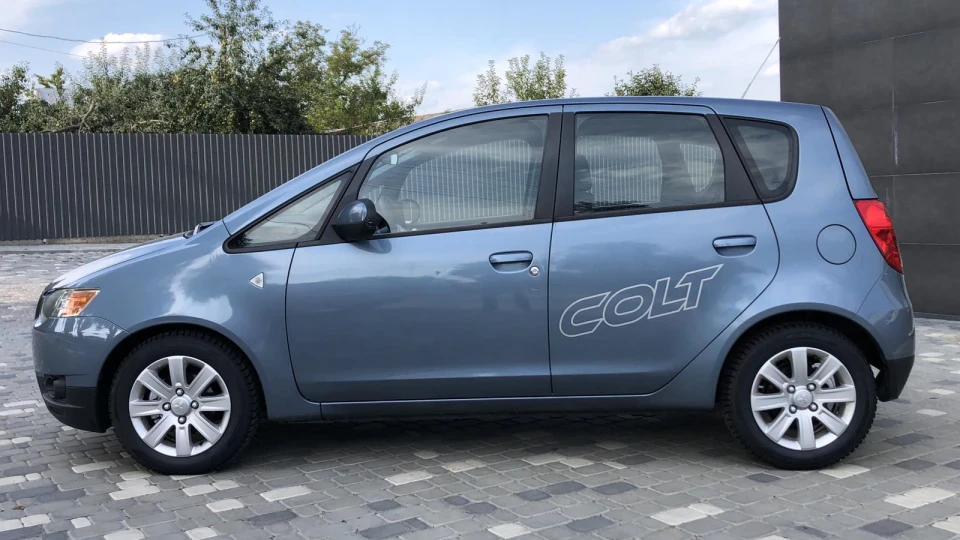 Mitsubishi Colt 2