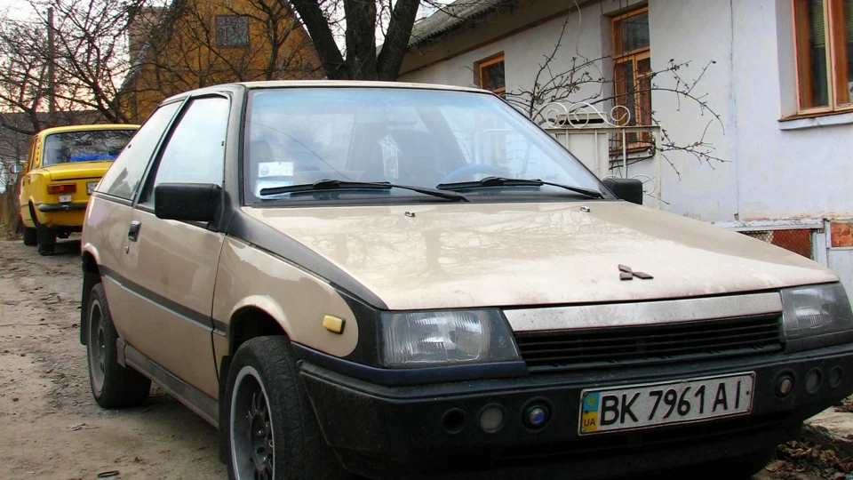 Mitsubishi Colt 2