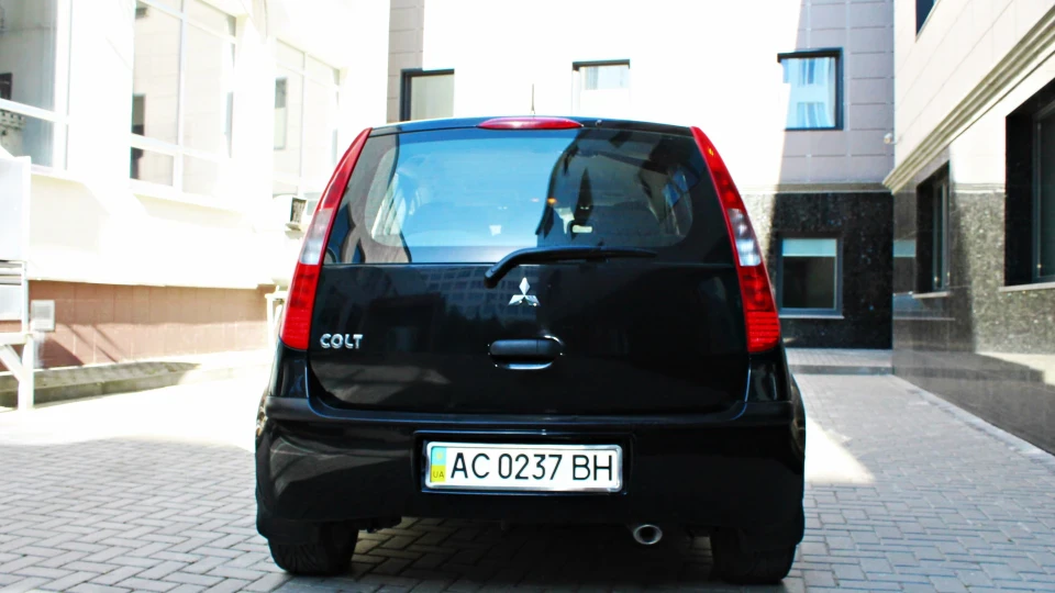 Mitsubishi Colt black blaze 3