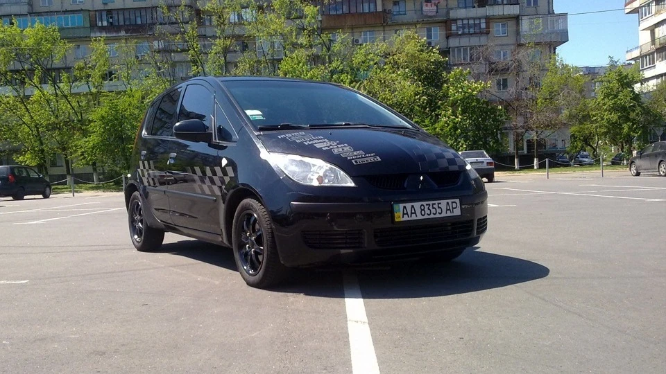 Mitsubishi Colt Black Edition 2