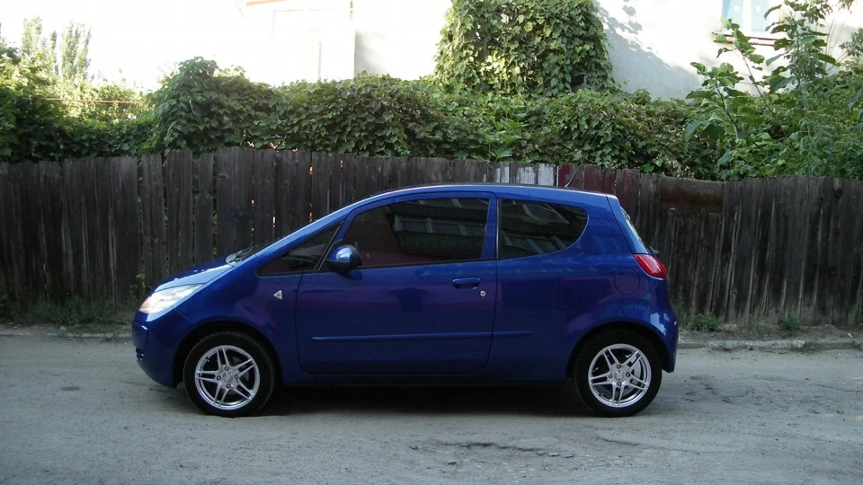Mitsubishi Colt Букашка 2