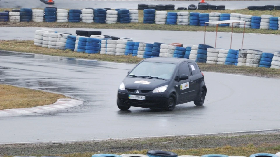 Mitsubishi Colt CZ3 4