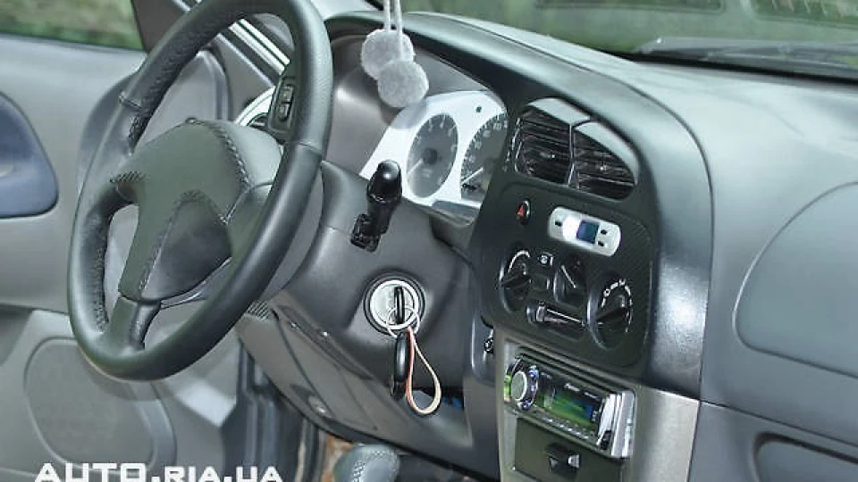 Mitsubishi Colt GLX (8) 5