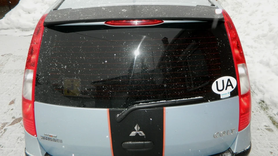 Mitsubishi Colt Блакитний металік, робот 3